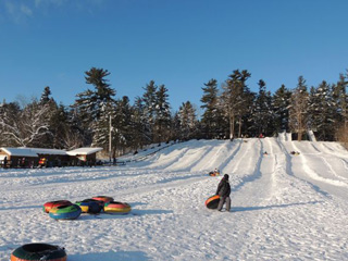 Glissades sur tube du Domaine de l’Ange-Gardien