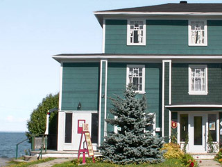 Auberge de Jeunesse du Manoir des Sapins - Gaspésie