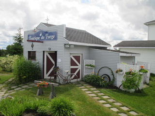 Musée de la poste et Boutique de forge