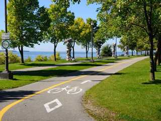 Piste cyclable des berges du fleuve Saint-Laurent