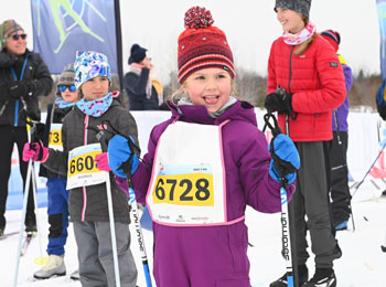 Jeune fille prête à prendre part à la mini-course