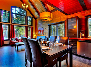 Intérieur d'un chalet tout équipé.