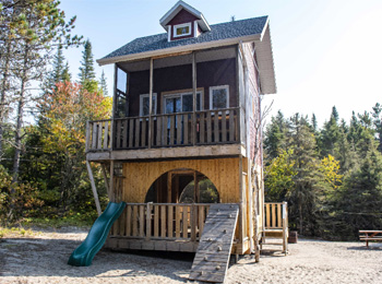 Nichoir prêt-à-camper du grand pic Parc-nature Pointe-aux-Outardes