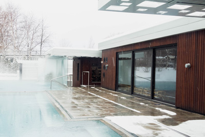 Savourez la douceur hivernale au Bota Bota, spa-sur-l’eau
