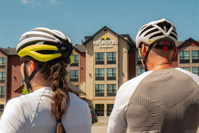 Séjournez au Microtel Inn & Suites Mont-Tremblant durant la belle saison!
