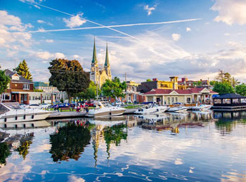 Le centre-ville en bordure de l'eau de Salaberry-de-Valleyfield