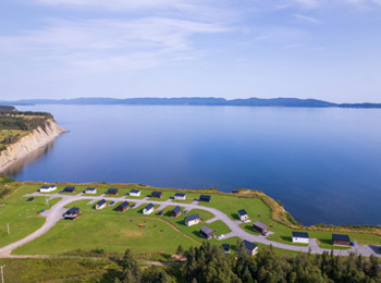 Chalets en bord de mer en Gaspésie.