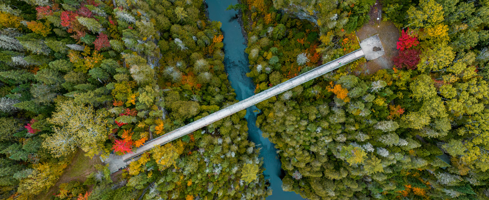 Plan aérien du pont suspendu du Canyon des portes de l’Enfer.