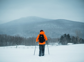 Randonneur en hiver au Mont Sutton