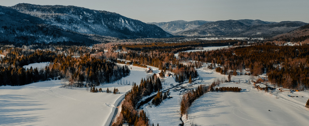 Vue aérienne de Portneuf sous la neige.