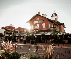 Le 1555 Marché public