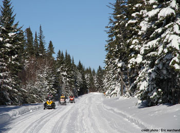 Motoneige dans les ZEC du Québec